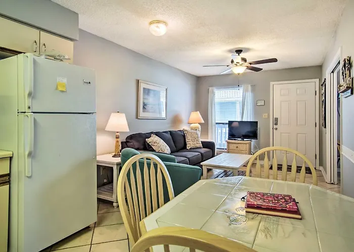 W/ Pool Access: Steps To Beach! Holiday home Gulf Shores