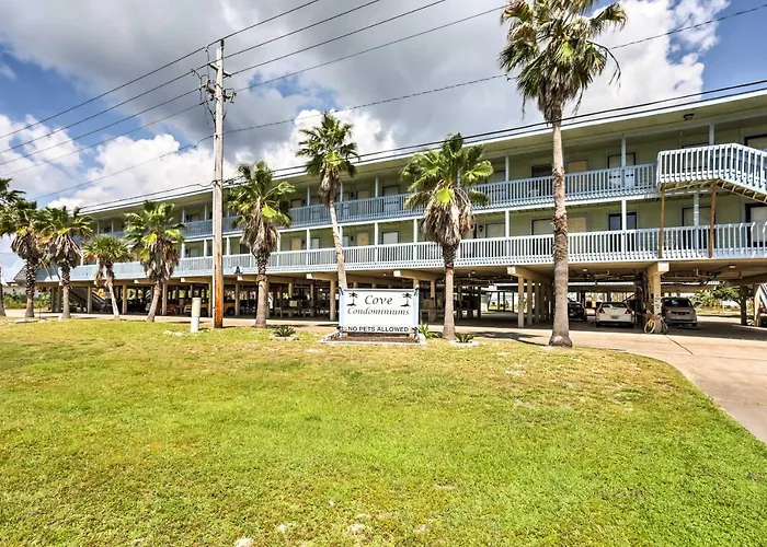 W/ Pool Access: Steps To Beach! Gulf Shores